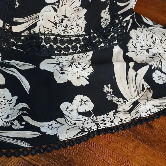 KARL LAGERFELD FLORAL EMBROIDERY TIERED SKIRT SIZE 6 - Picture 3 of 8